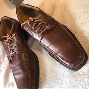 Brown dress shoes